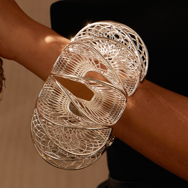 VAROLE Luxury Petal Bangle For - Women'S Fashion Website recension och pris